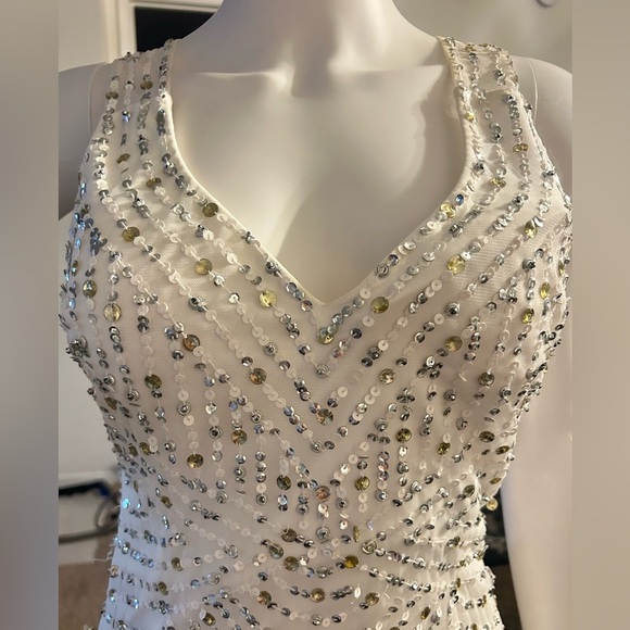Beautiful White Dress With Sequins Full Length Size 6 By Cache - Picture 5 of 13